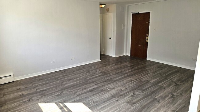 Foto del edificio - 2025 W Granville Ave