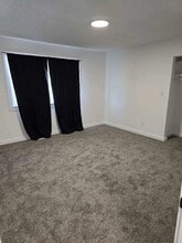 Building Photo - 4111 W Burbank St
