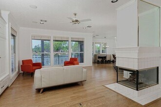 Building Photo - 12374 Lake Vista Dr