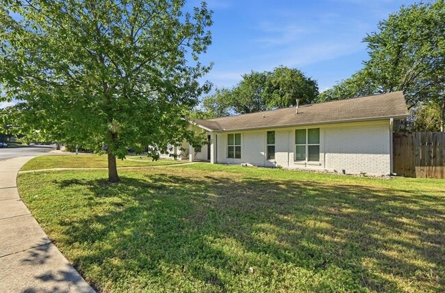 Building Photo - 2307 Deadwood Dr