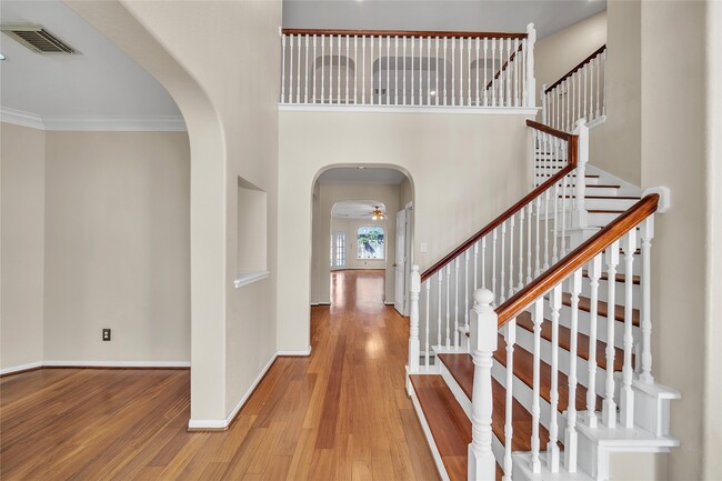 Building Photo - 1423 Meadow Lakes Dr