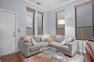Foto del edificio - 2672 N Halsted St