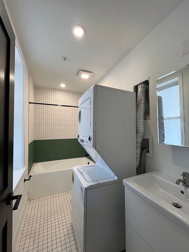 Foto del edificio - 3136 Richmond St