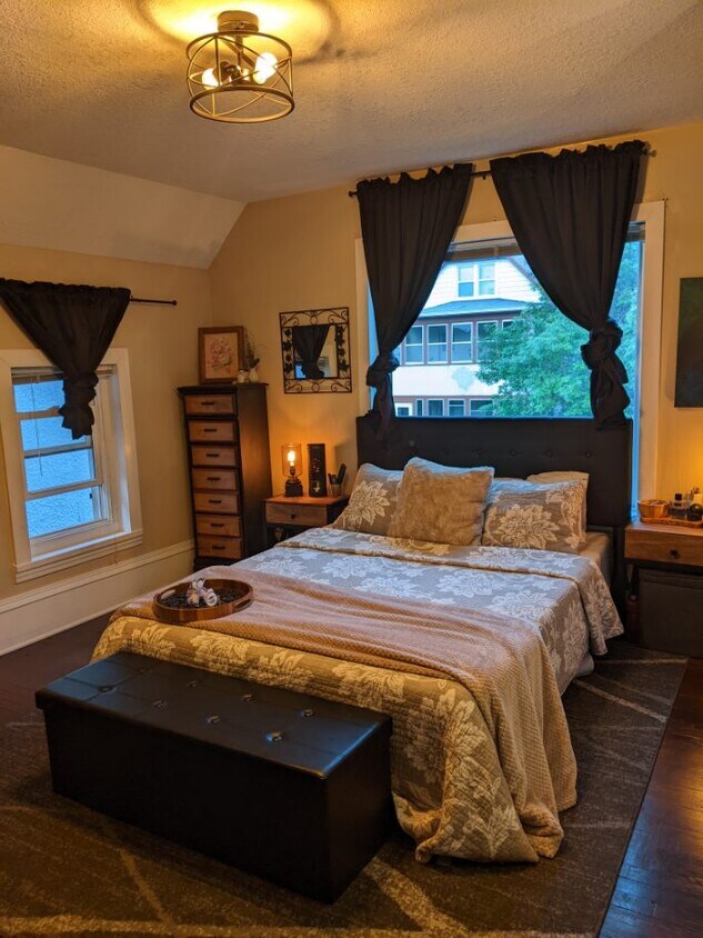 Foto principal - 610 Adams St NE
