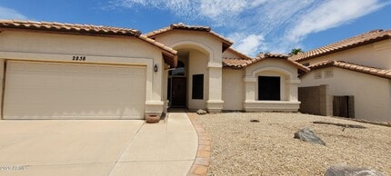 Building Photo - 2838 E Calavar Rd