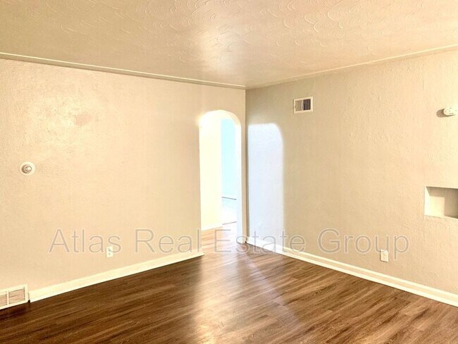 Foto del edificio - 1524 Ulster St