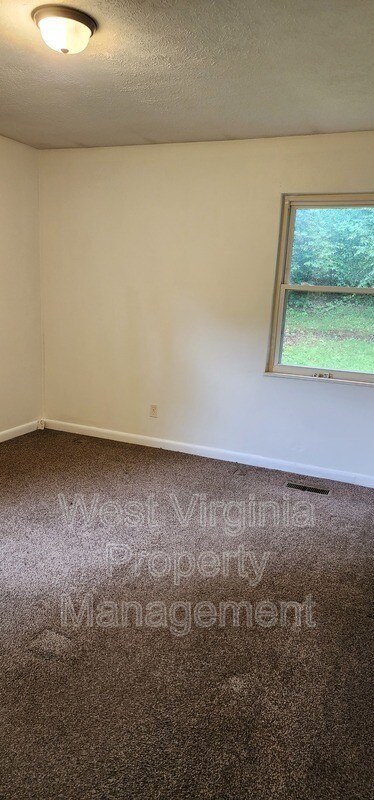 Building Photo - 338 Circleview Dr