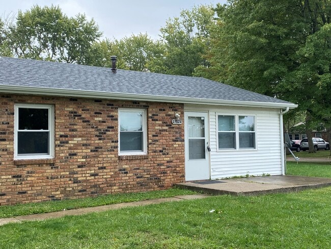 Building Photo - 2702 Dale Dr