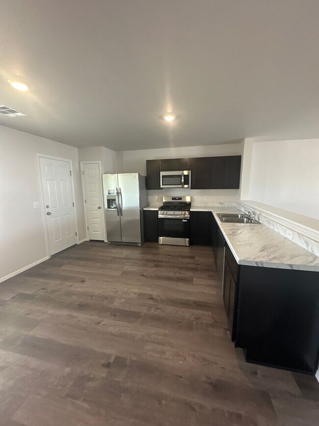 Foto del edificio - Brand New Three Bedroom | Two Bathroom Home in Claremore