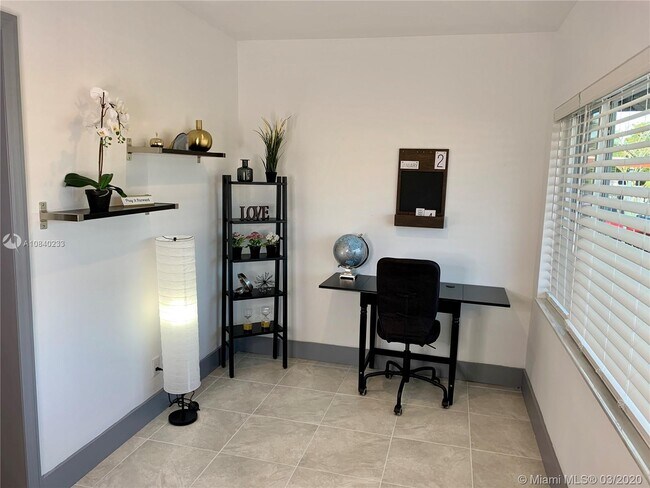 Foto del edificio - 1836 NW 16th Terrace