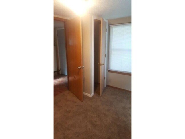 Foto del edificio - 512 SW H Ave