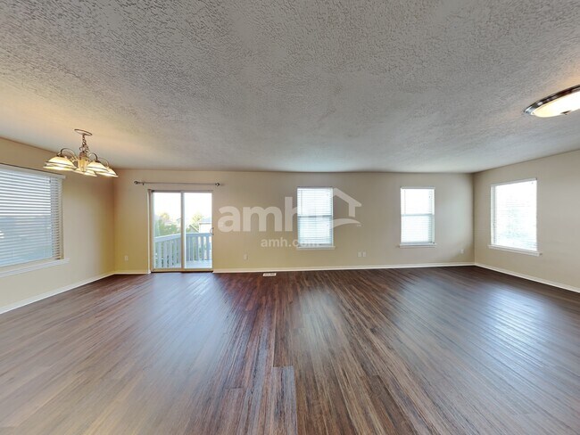 Foto del edificio - 10555 N Doral Drive