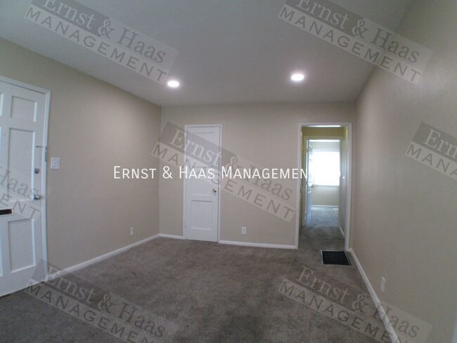 Building Photo - Lovely 1 Bedroom Apartment in Prime Bixby ...