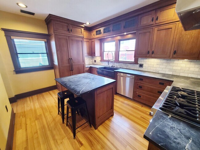 Foto del edificio - 3650 28th St