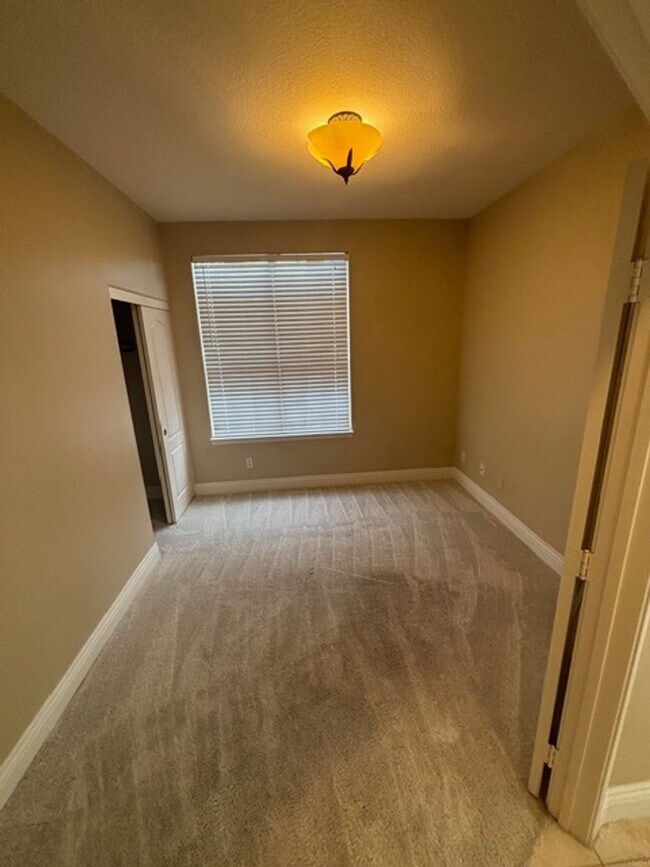 Foto del edificio - 2929 Sterling Cove Dr