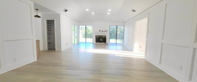 Foto del edificio - 7619 Apache Plume Dr