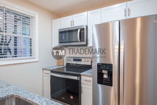 Foto del edificio - 323 N Mulberry St