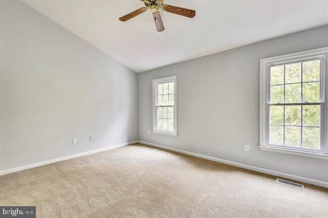 Building Photo - 12369 Manchester Way