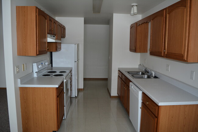 Building Photo - Middle Road Apartments