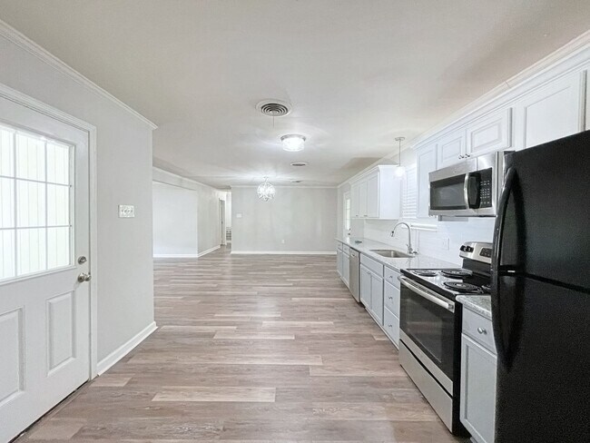 Building Photo - 3 Bedroom House off Old Hammond Hwy