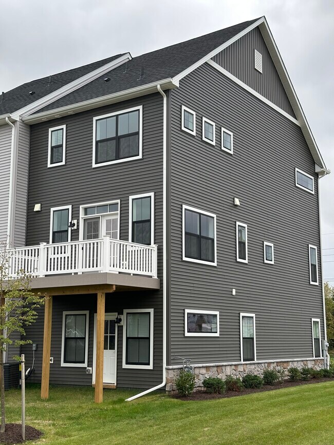 Foto del edificio - 1616 Corn Crib Pl