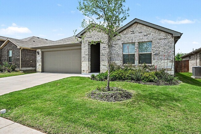 Foto del edificio - Spacious and Inviting Home with Open Living and Private Yard