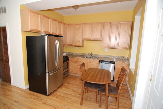 Foto del edificio - 1450 N Campbell Ave