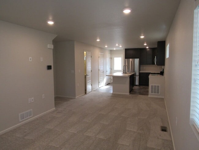 Building Photo - Immaculate Two Bedroom Home