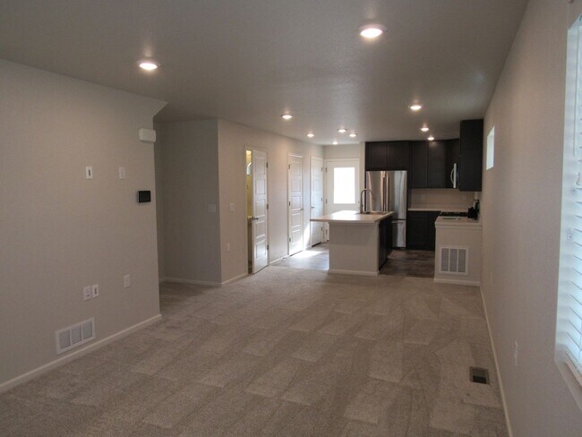 Foto del edificio - Immaculate Two Bedroom Home