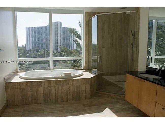 Foto del edificio - 16001 Collins Ave