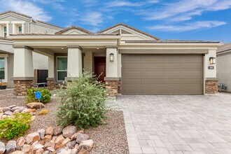 Building Photo - 2035 E Northwood Dr