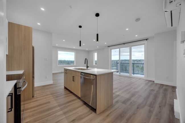 Building Photo - 1035 Melanson Rd