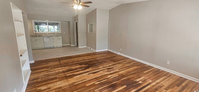 Foto del edificio - 9950 Cambria Dr