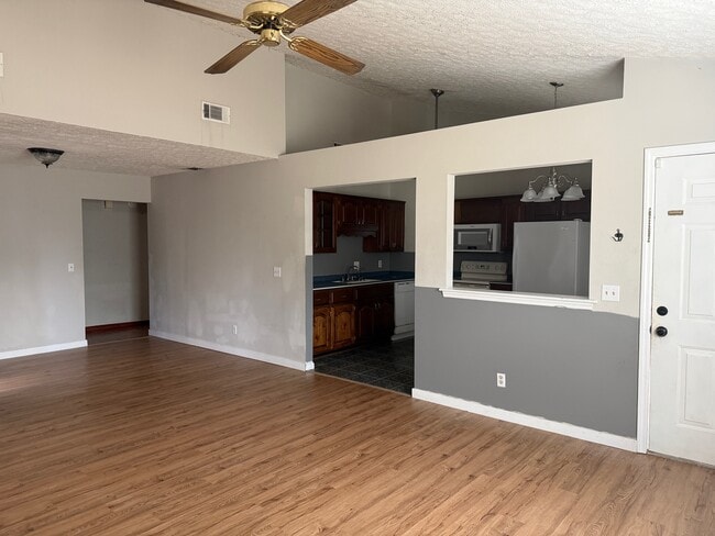 kitchen - 255 Falcon Dr
