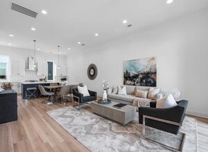 Building Photo - 5910 Val Verde St