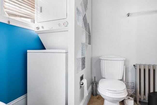 Building Photo - 69 Williams St