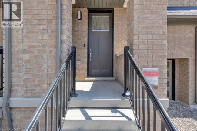Building Photo - 474 Provident Way