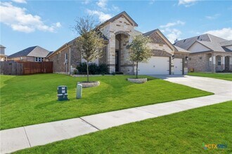 Building Photo - 8402 Ridge Crest Dr
