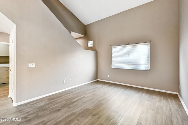 Foto del edificio - 8053 W Waltann Ln