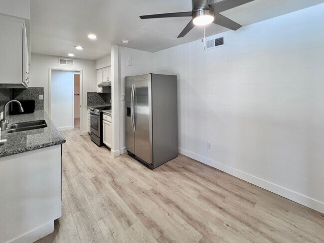 Foto del edificio - $2,150 Shaw & Van Ness, 3 Bedroom Condo - ...
