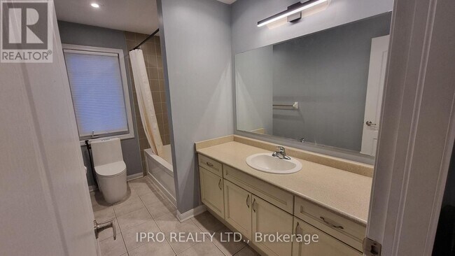 Building Photo - 227 Leiterman Dr