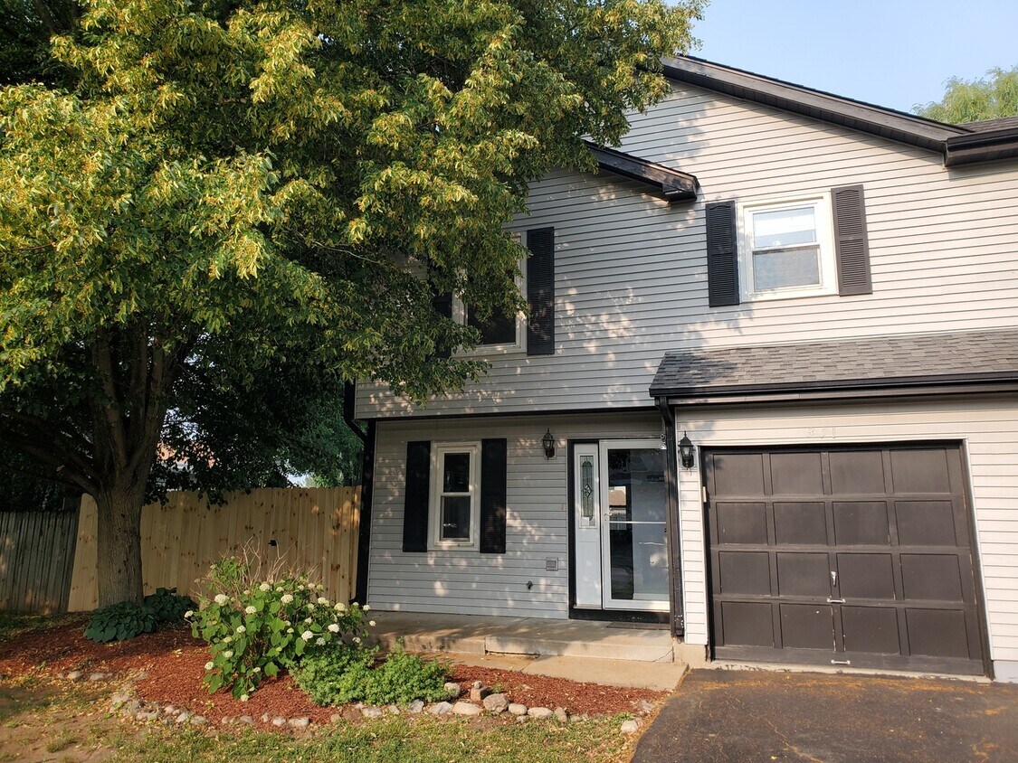 351 Joren Trail, Antioch, IL 60002 Townhome Rentals in Antioch IL