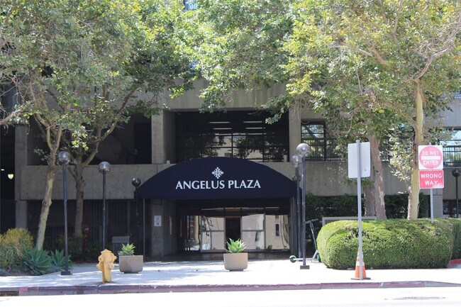 Foto del edificio - 255 S Hill St