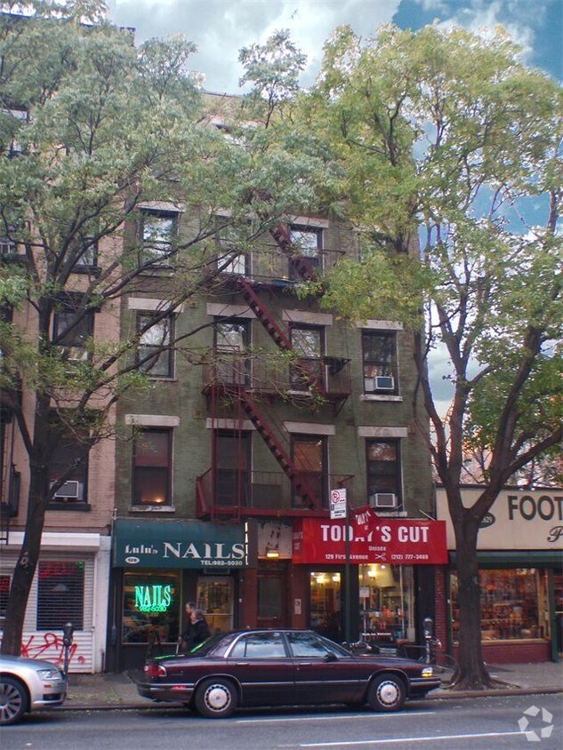 Foto del edificio - 129 First Ave