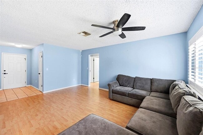 Foto del edificio - 4314 Pinefield Ave