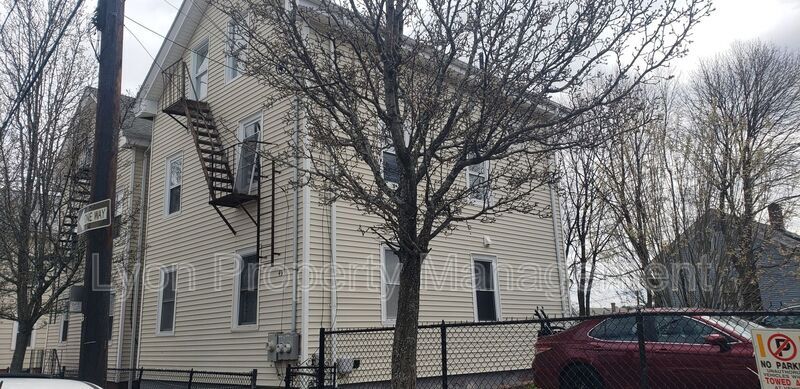 Foto principal - 49 Trenton St