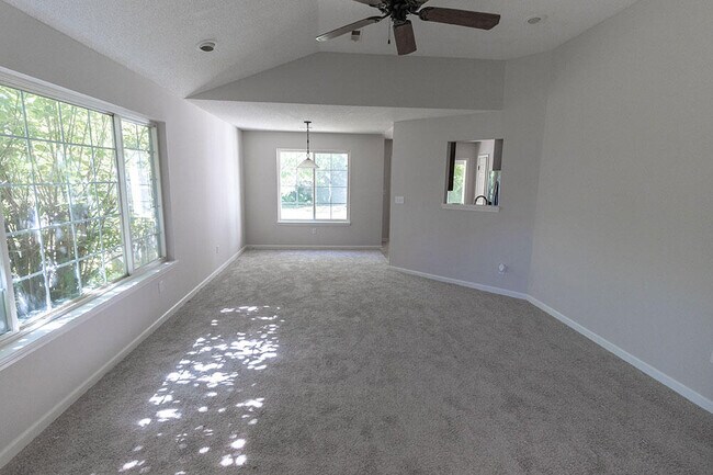 Building Photo - 1404 Jean Rae Dr
