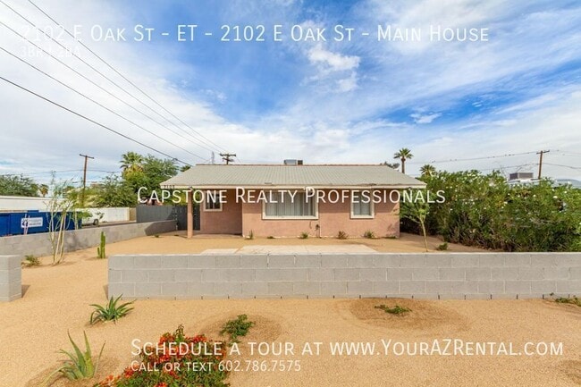 Photo - 2102 E Oak St Apartment