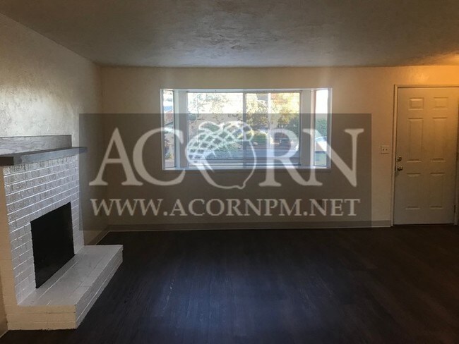 Foto del edificio - 862 N Cloverleaf Loop