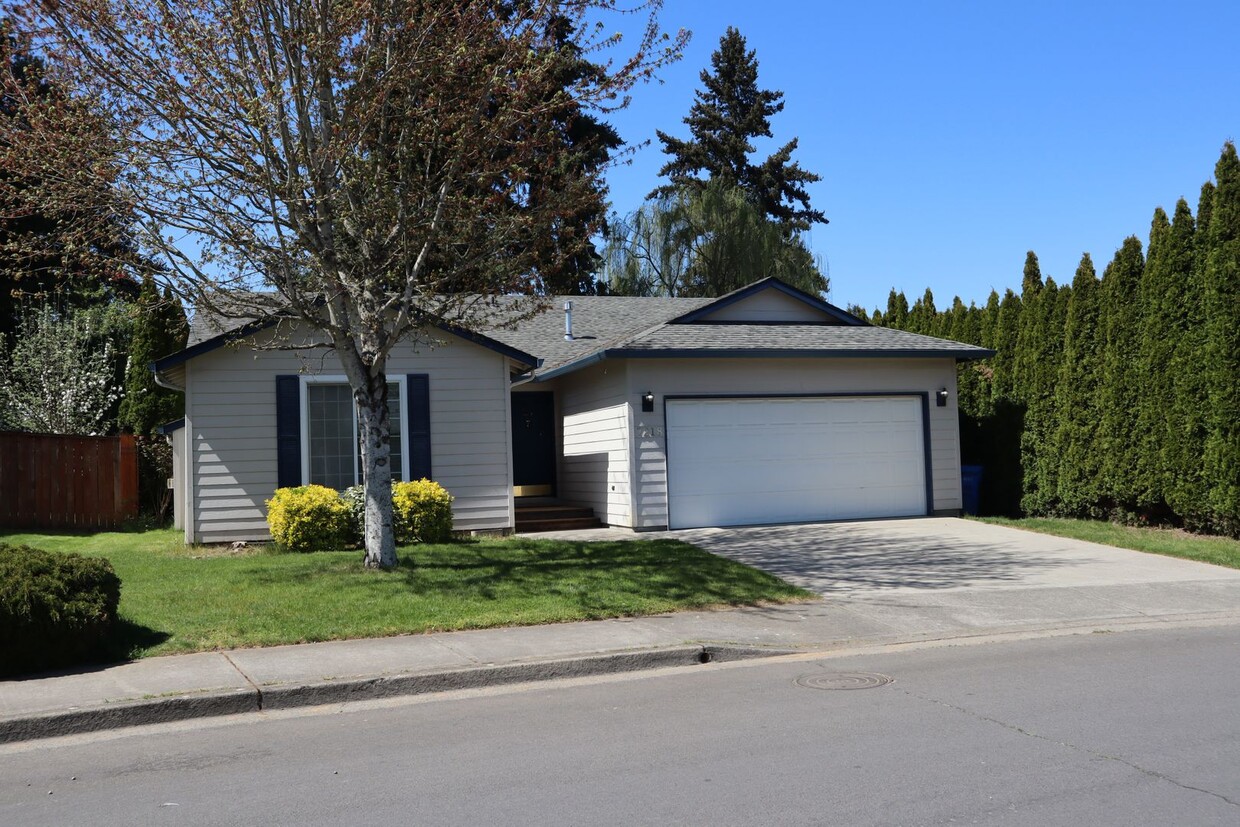 Primary Photo - 7218 NE 65th Pl